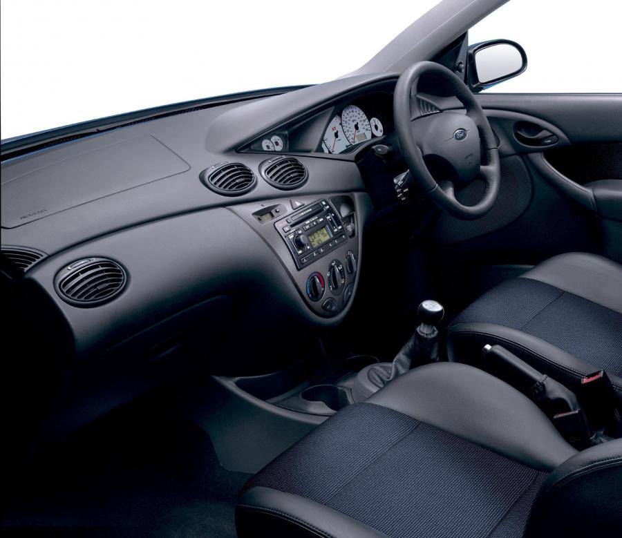  Ford Focus ST170 2002 года  (фото 15 из 18)